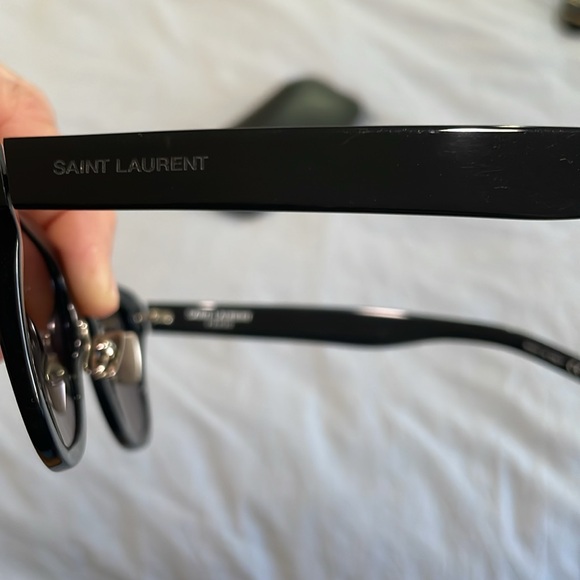Like new Saint Laurent sunglasses - Picture 3 of 6